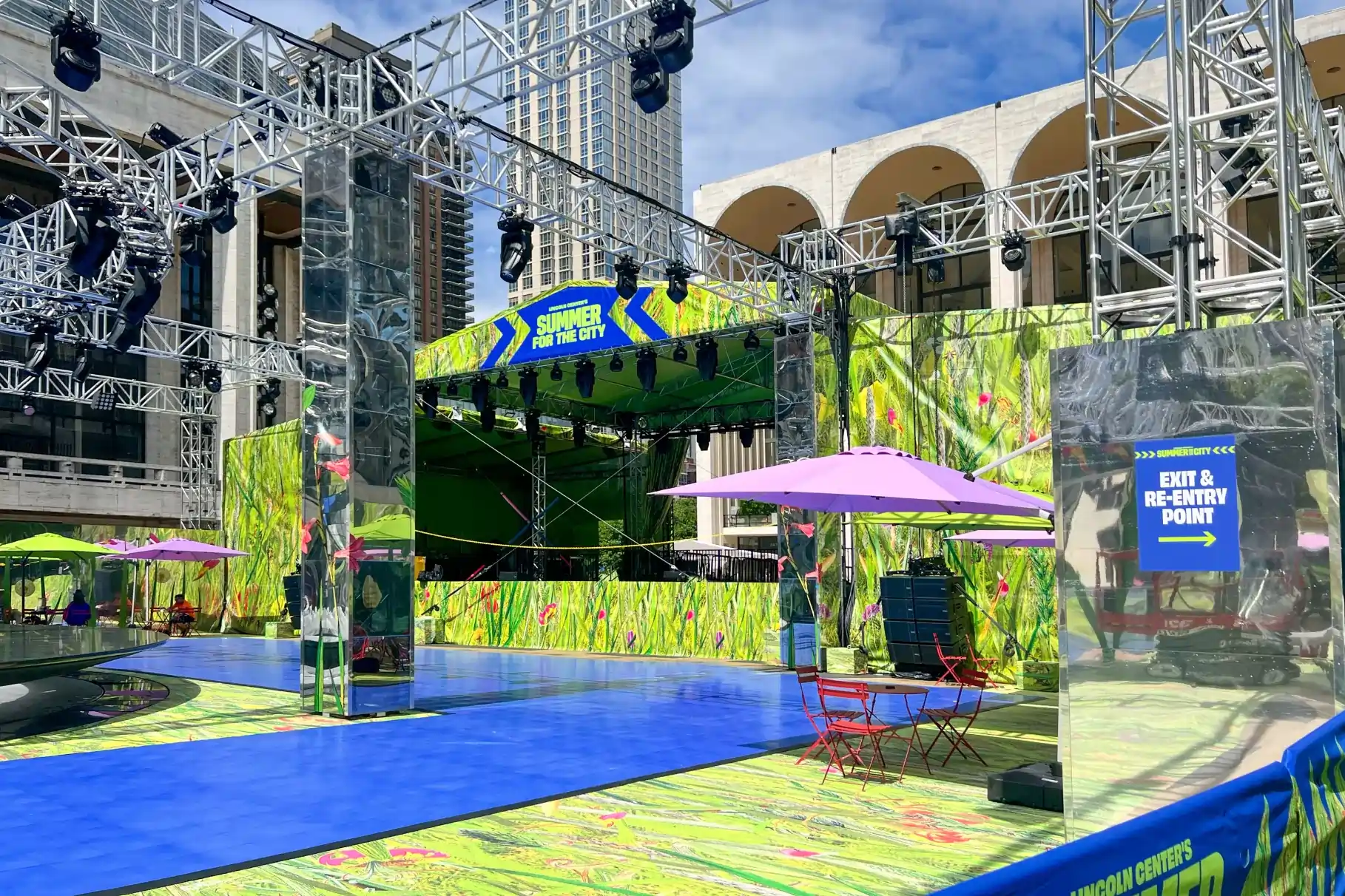 outdoor-stage-graphics-tents-02